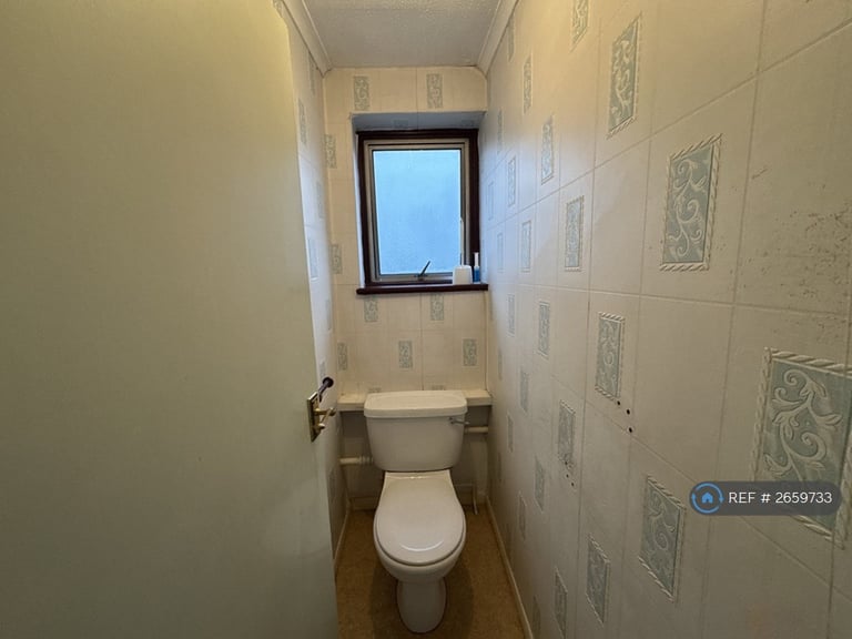 3 bedroom house in Spindles, Tilbury, RM18 (3 bed) (#2659733)