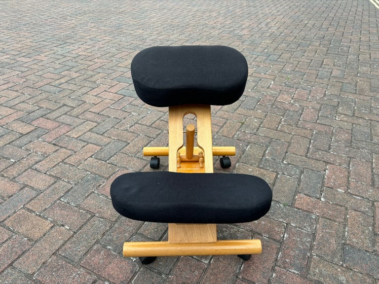 Fantastic Putnams Coccyx Good Posture Kneeling Chair Black Excellent