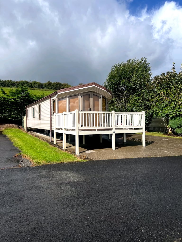6 berth static caravan for sale on site in Co Fermanagh with Lough access. Immaculate condition. 