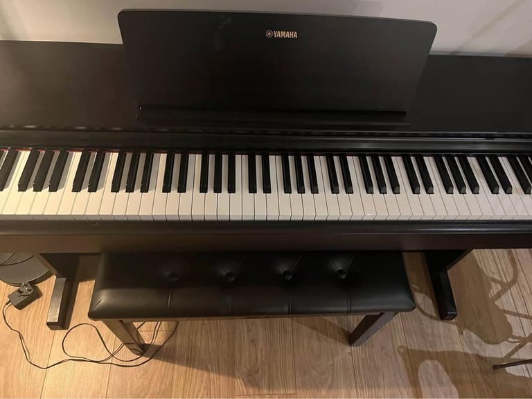 Yamaha Arius YDP-143
