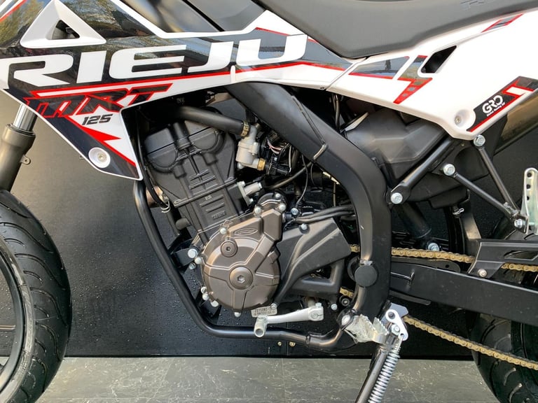 RIEJU MRT 125 cc 2025 VERY LOW MILEAGE HPI CLEAR 125cc SUPERMOTO 339 MILES!!