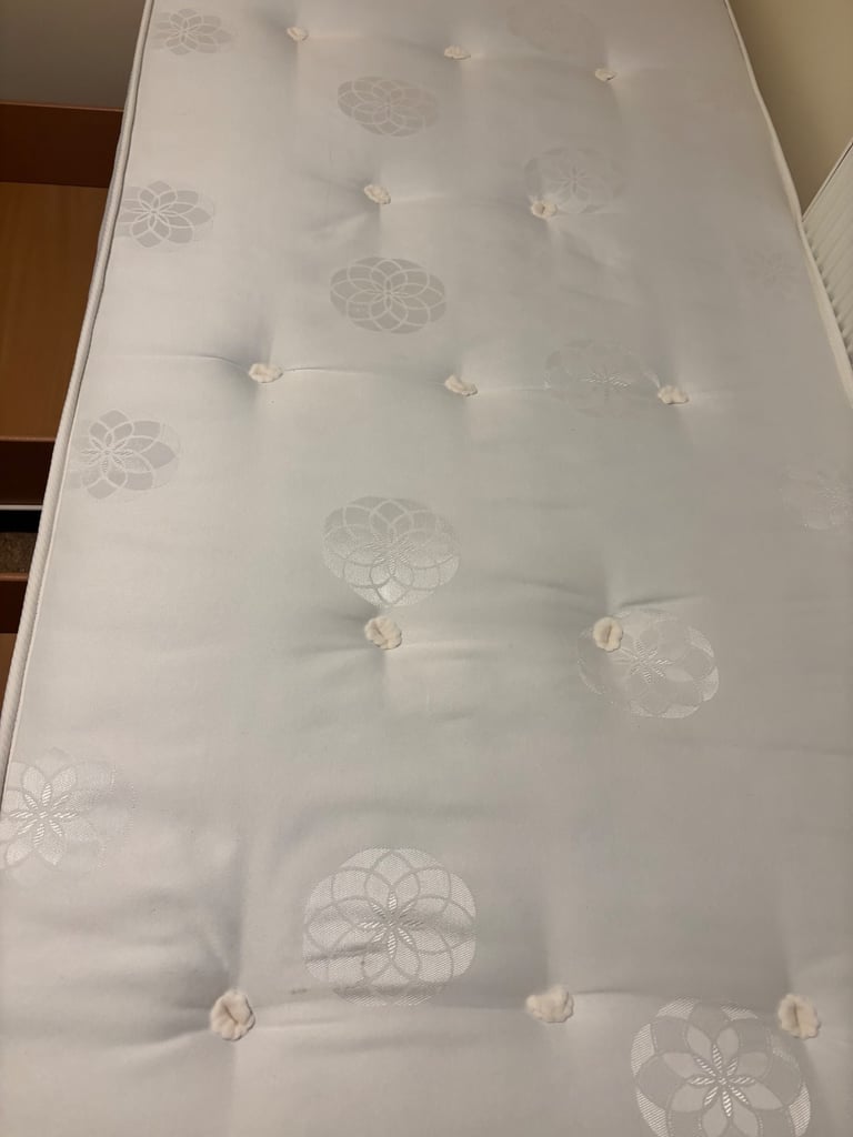 Single bed 