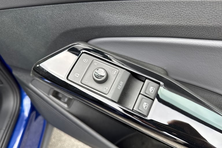 2025 Volkswagen ID.5 Pro 77kWh Match Auto 5dr SUV Automatic