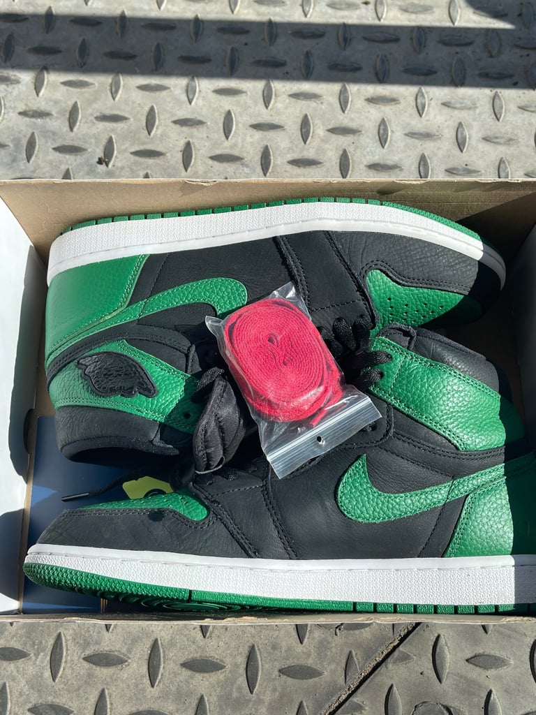 image for Nike Jordan 1 og pine green RARE