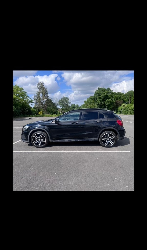 Black Mercedes – AMG Line (Automatic)