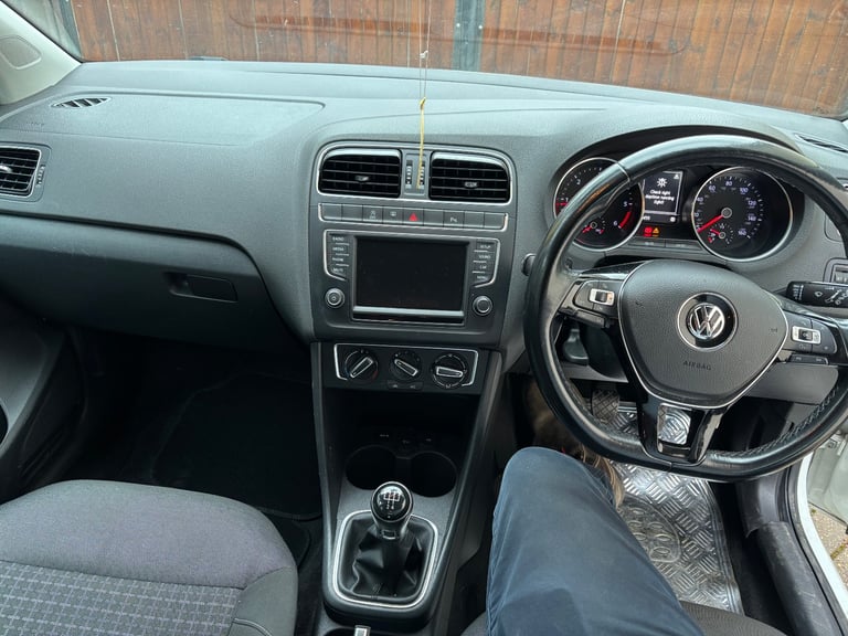 Volkswagen, POLO, Hatchback, 2016, Manual, 1422 (cc), 5 doors