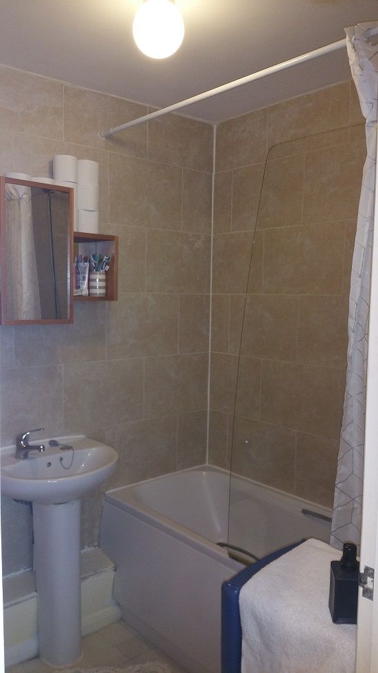 West London Acton, W3 two bedroom, 2nd floor flat in a purpose built gated court