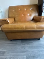 Vintage Sofa in excellent condition on wheels