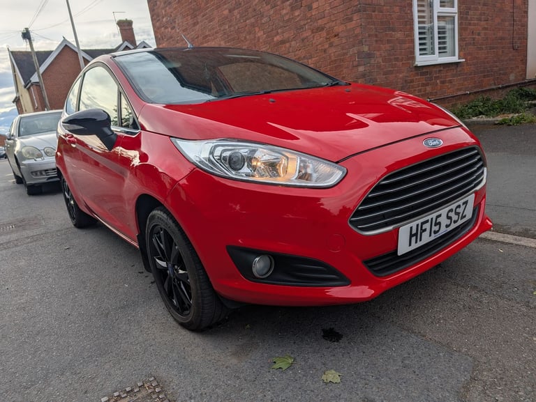 Ford, FIESTA, Hatchback, 2015, Manual, 1241 (cc), 3 doors