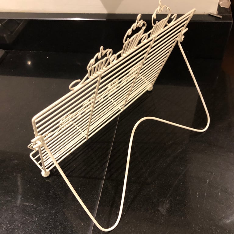Cream metal cupcake design kitchen book stand 