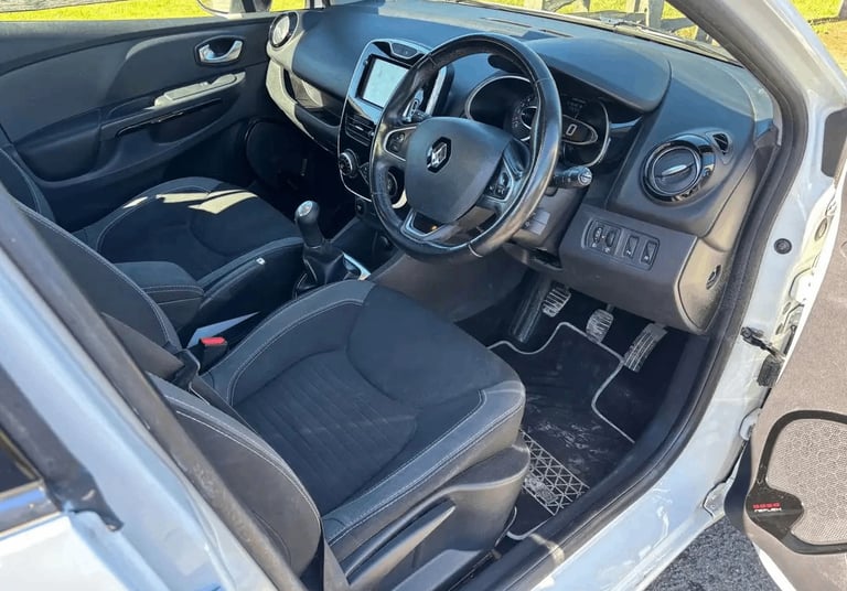 Renault, CLIO, Hatchback, 2016, Manual, 898 (cc), 5 doors