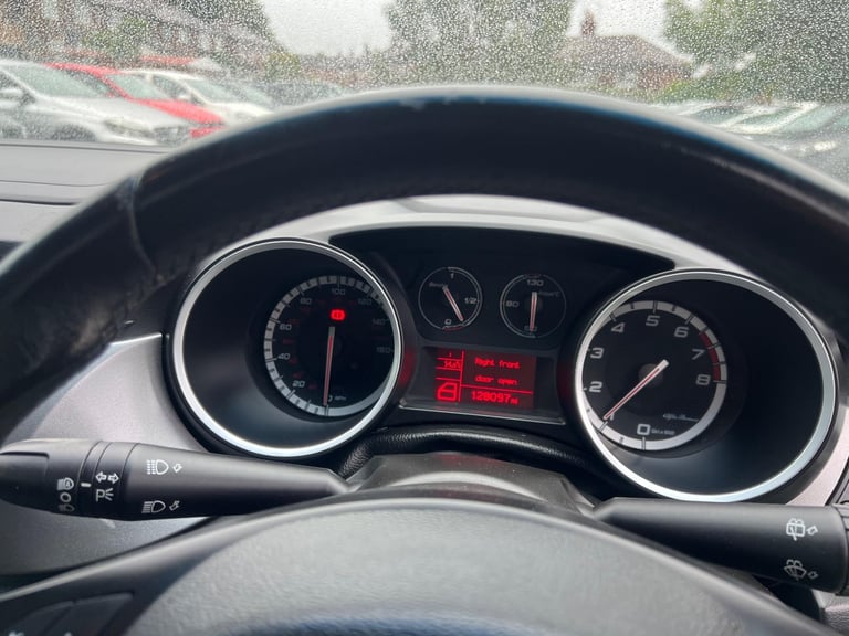 2011 Alfa Romeo Giulietta 1.4 TB MultiAir Lusso Euro 5 (s/s) 5dr HATCHBACK Petrol Manual
