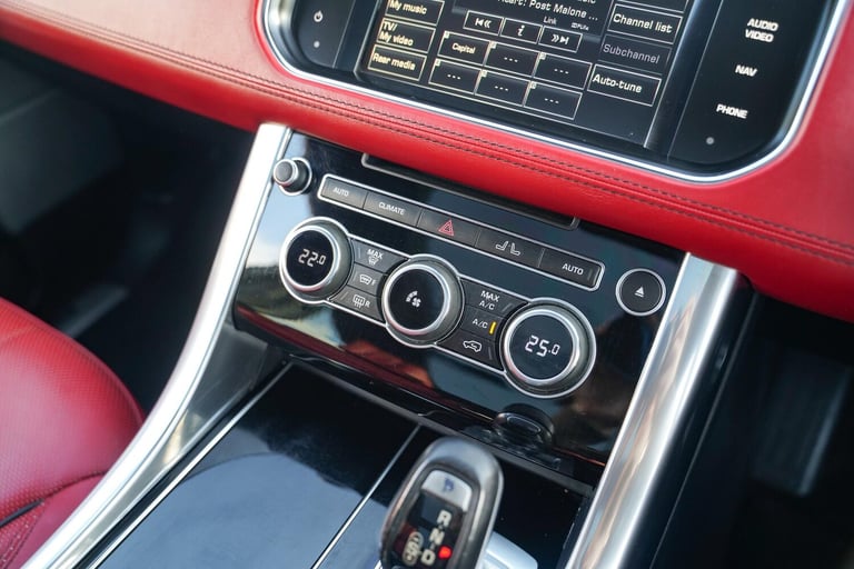 2014 Land Rover Range Rover Sport 3.0 SD V6 Autobiography Dynamic SUV 5dr Diesel Auto 4WD Euro 5 ...