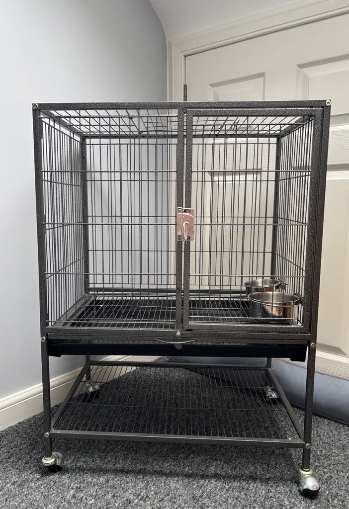 Metal Pet Cage on Wheels 