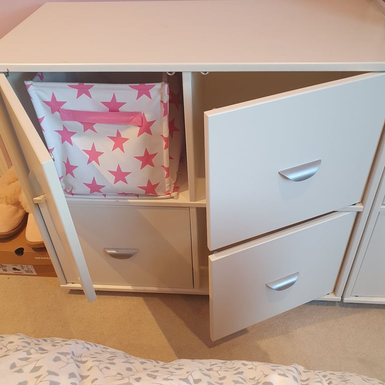 Bedroom White Cupboards with matching baskets 
