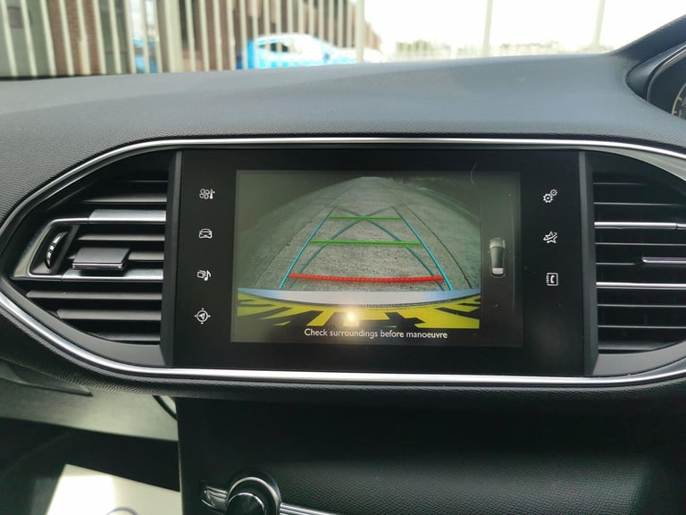 PEUGEOT 308 1.6 e-HDi Feline 2014