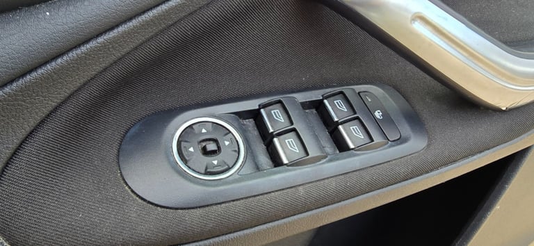 2011 Ford S-Max 2.0 TDCi 163 Titanium 5dr MPV Diesel Manual