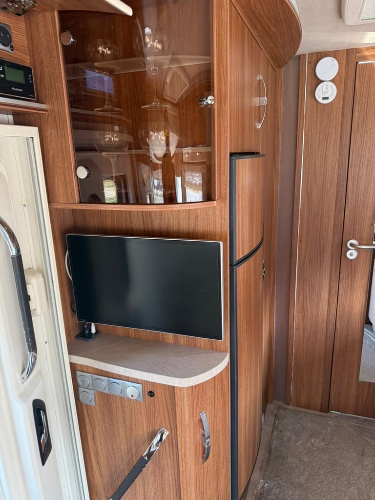 2015 Frankia 640 - 3 ltr - 49,000 Miles - 4 Berth / 2 Belts 