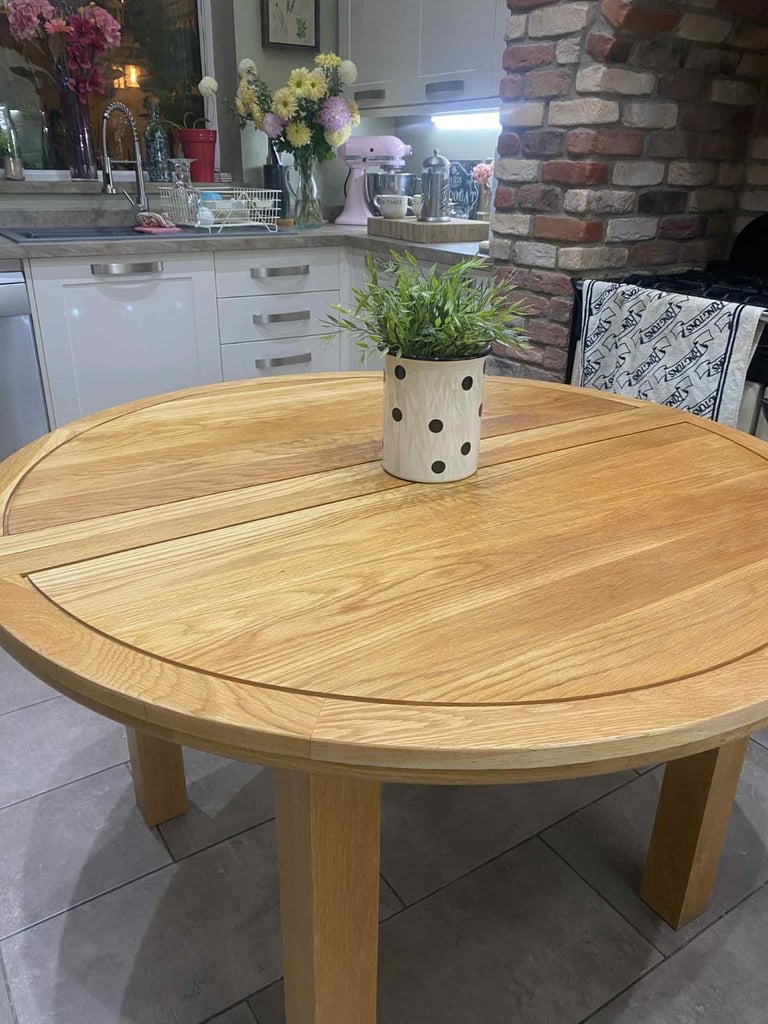 💙🍽️ Barker & Stonehouse solid Oak extendable dining breakfast table 