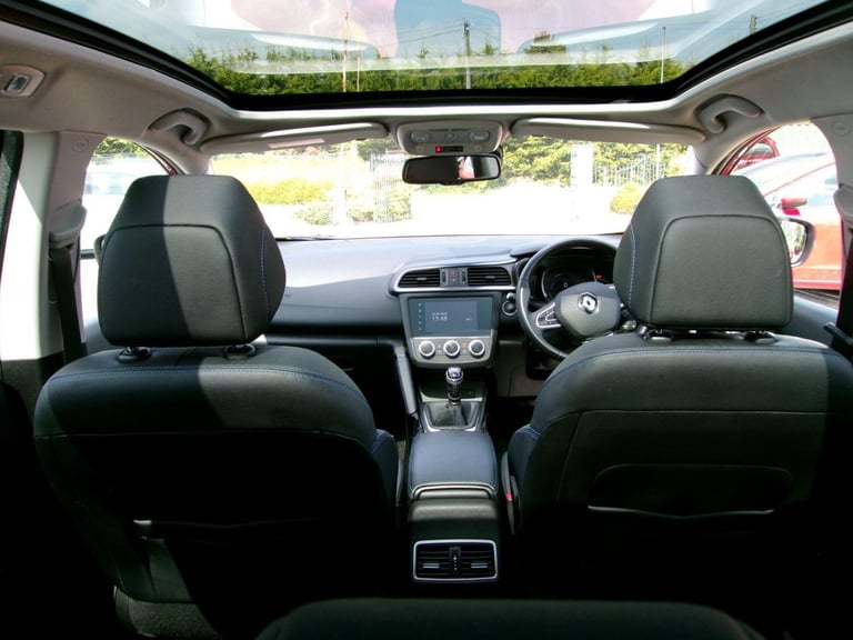 2019 Renault Kadjar 1.5 Blue dCi S Edition Euro 6 (s/s) 5dr HATCHBACK Diesel Manual