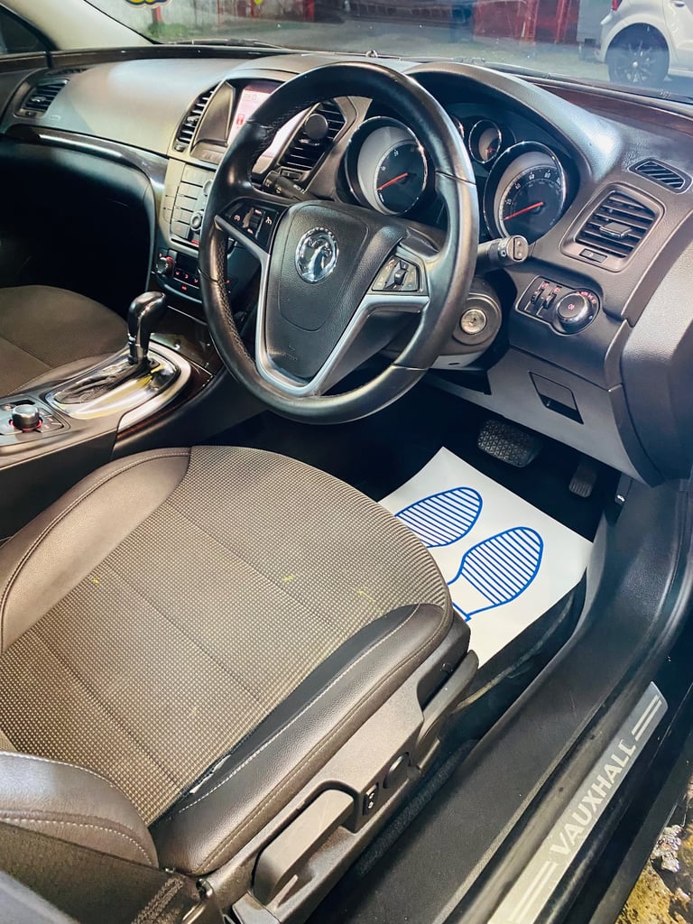 Vauxhall, INSIGNIA, Hatchback, 2011, Other, 1956 (cc), 5 doors