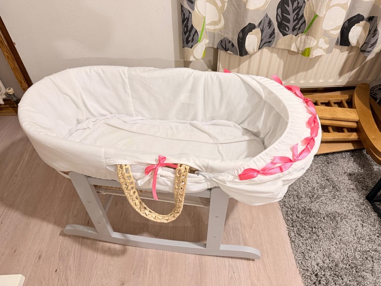 Moses Basket with Mattress