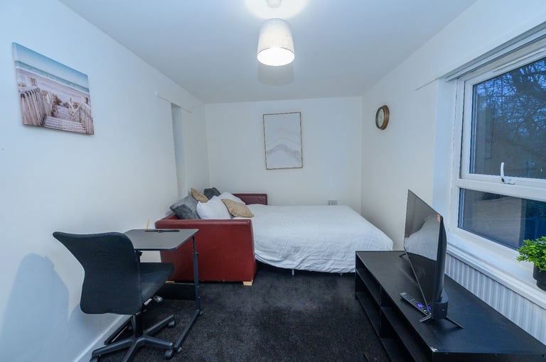 Short term stays Free parking Liverpool 