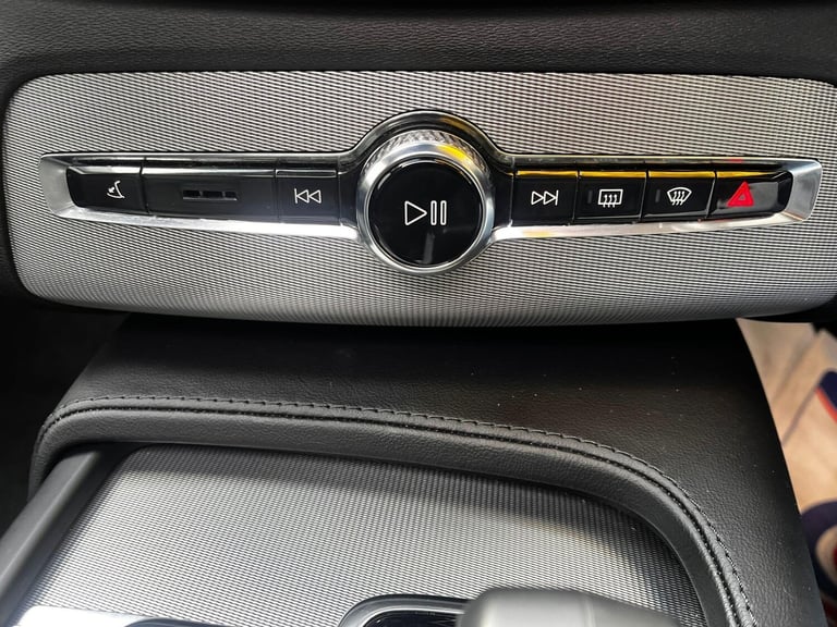 2023 Volvo XC90 2.0h T8 Recharge 18.8kWh Plus Auto 4WD Euro 6 (s/s) 5dr ESTATE Petrol/Electric Hy...