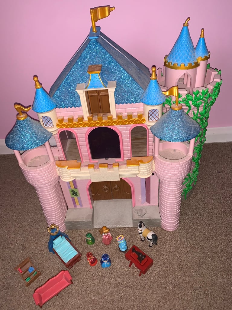 Disney sleeping beauty deluxe animator castle playset