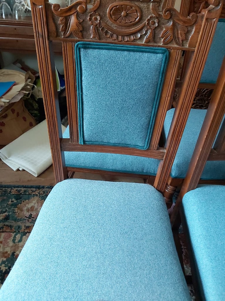 Dining chairs 
