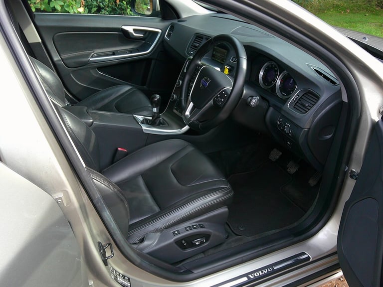 2012 Volvo V60 1.6 D2 SE Lux Estate 5dr Diesel Manual Euro 5 (s/s) (115 ps)