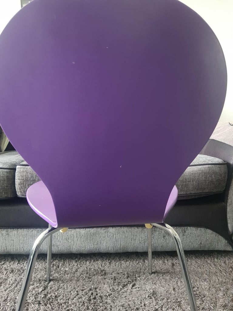 Wooden dining chairs x4