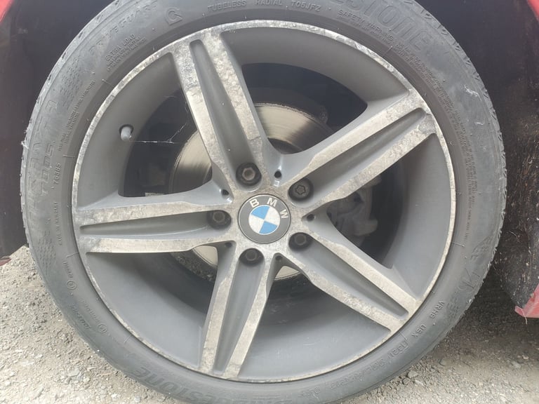 BREAKING : BMW 1  F20 / 11     1.6p  engine: N13B16A , colour: A61