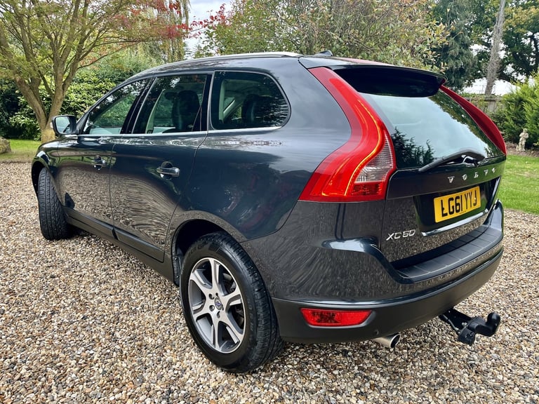 VOLVO XC60 2.4 D5 SE Lux 2011