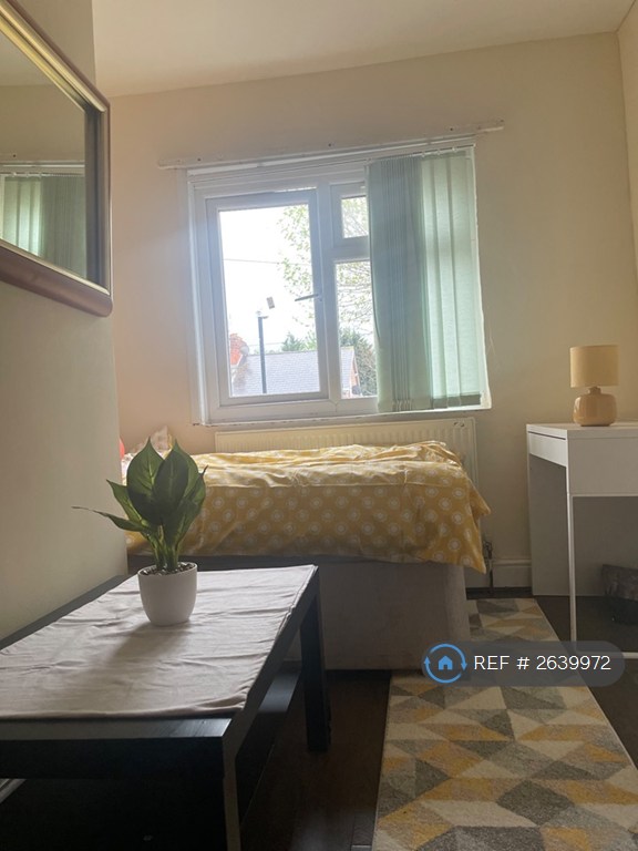 1 bedroom in Sunningdale Avenue, Coventry, CV6 (#2639972)