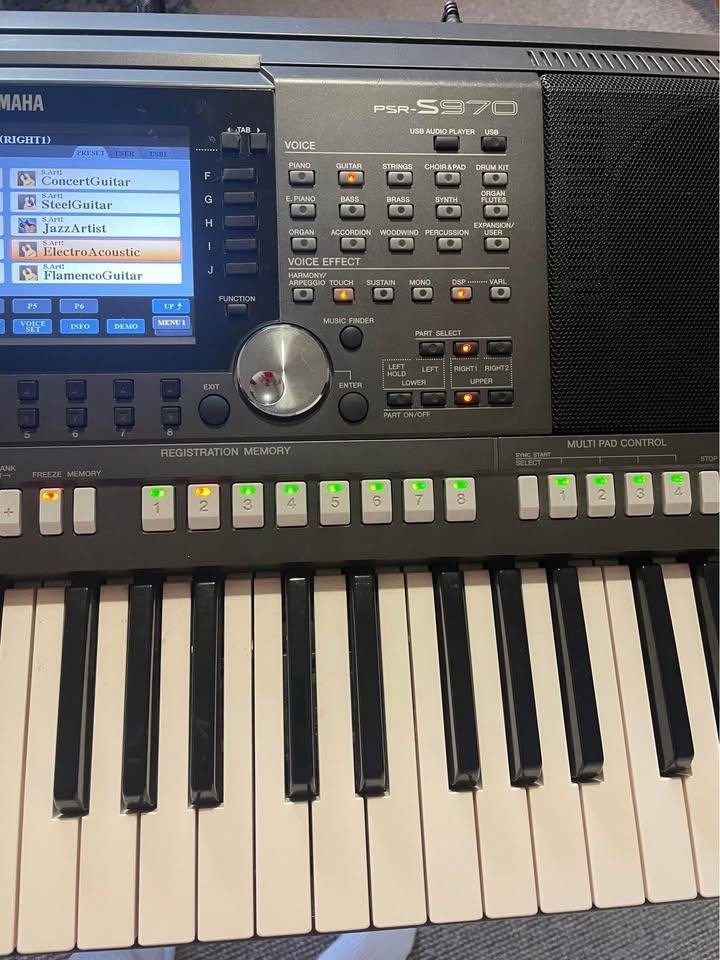 Yamaha PSR S970 Professional arranger keyboard BARGAIN FOR PRICE !!!!!