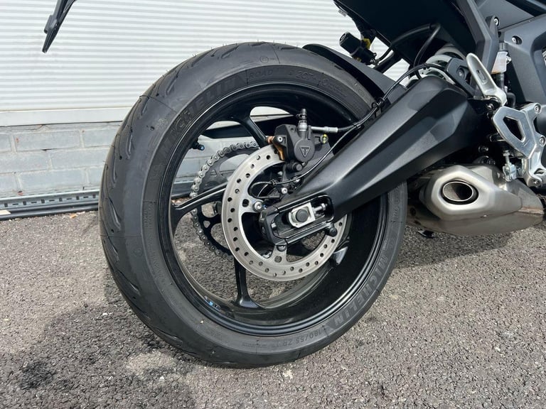 2025 Triumph Tiger Sport 660 STANDARD COLOUR Petrol black 6 Speed