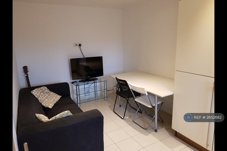 1 bedroom in Battle Square, Reading, RG30 (#2652682)