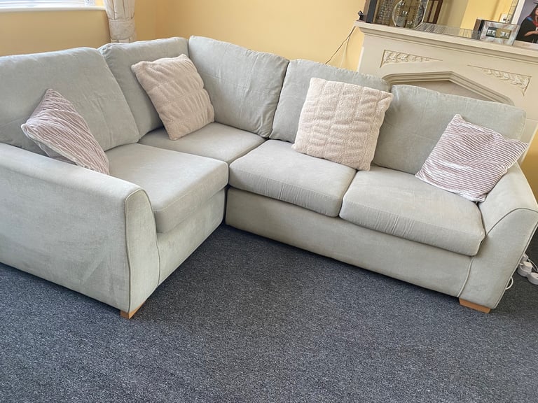 CORNER SOFA VGC - DELIVERY AVAILABLE 