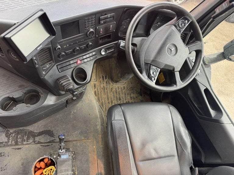 2016 MERCEDES AROCS 3240 8X4 TIPPER