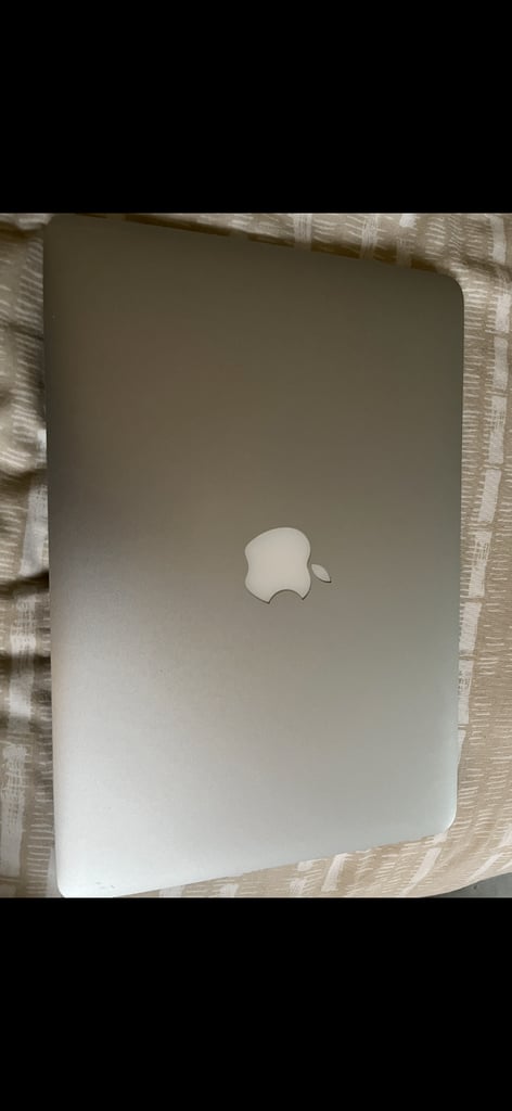 MacBook Pro 2014 13” i5 2.6ghz 8gb RAM 128GB