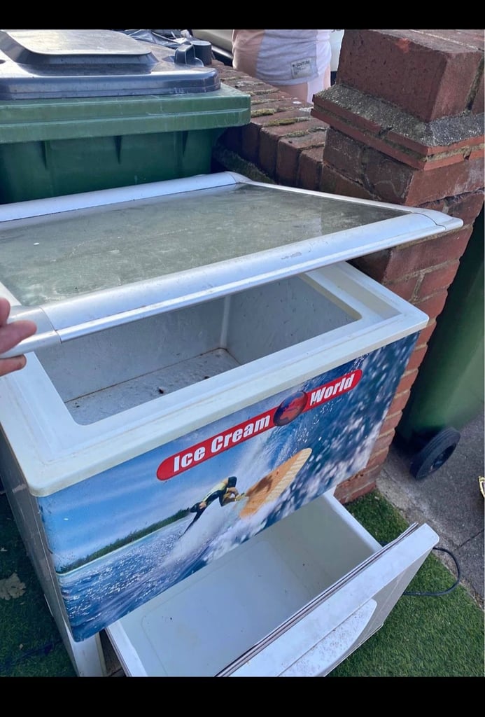 Free delivery chest freezer top glass Comercial ice cream