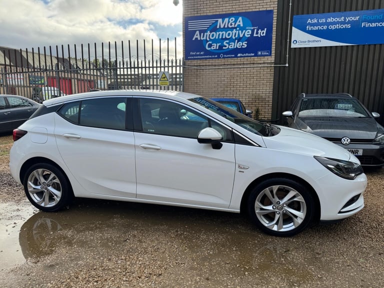 2016 Vauxhall Astra 1.6 CDTi ecoTEC BlueInjection SRi Euro 6 5dr HATCHBACK Diesel Manual