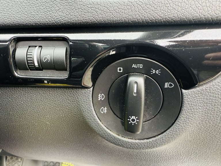 2013 Skoda Yeti 2.0 TDI Laurin &amp; Klement SUV 5dr Diesel Manual 4WD Euro 5 (170 ps) HATCHBACK ...