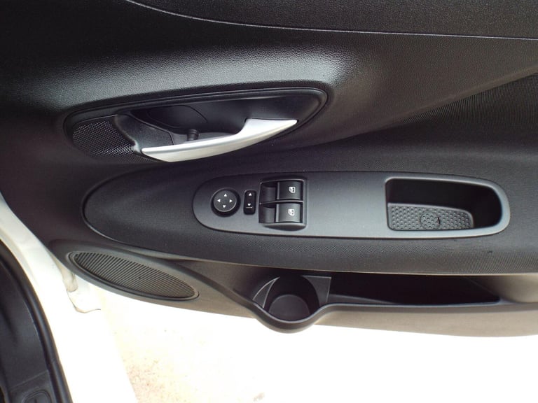 2014 Fiat Punto 1.2 Easy Euro 6 5dr HATCHBACK Petrol Manual