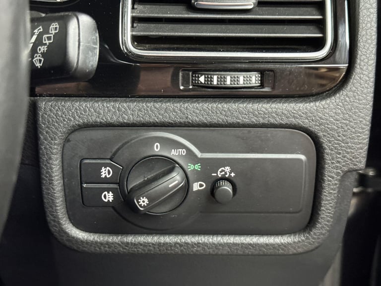 2015 Volkswagen Touareg 3.0 TDI V6 BlueMotion Tech R-Line Tiptronic 4WD Euro 6 (s/s) 5dr ESTATE D...