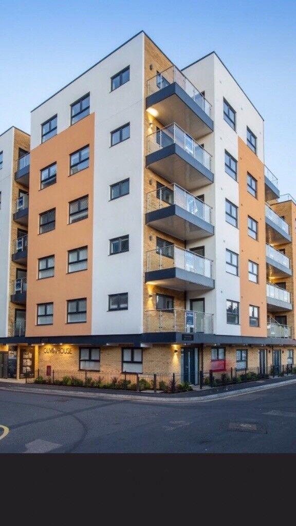 WITH BRAND NEW DELUX SPACIOUS 1st FLOOR 1 BEDROOM APARTMENT BALCONY, AVAILABLE NOW, LUTON £1,100 pcm