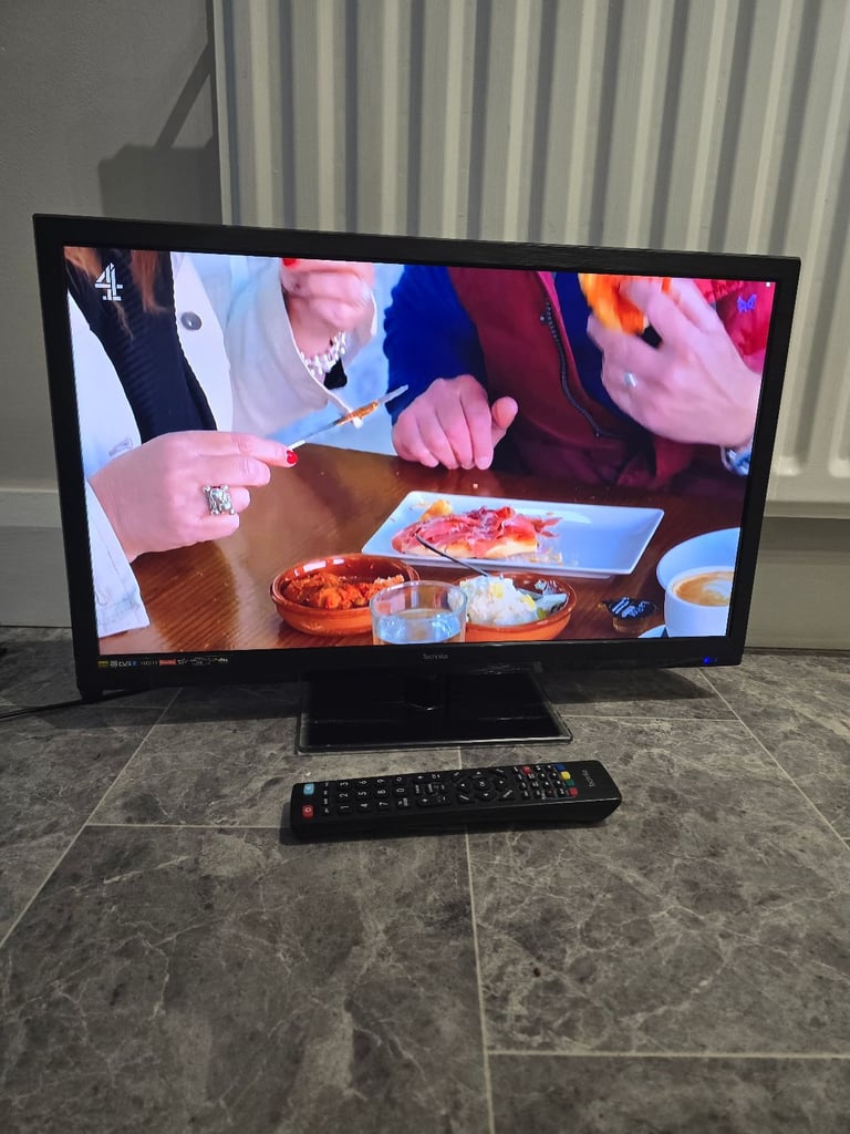 Technika 24" HD Tv