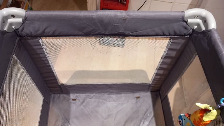 travel cot