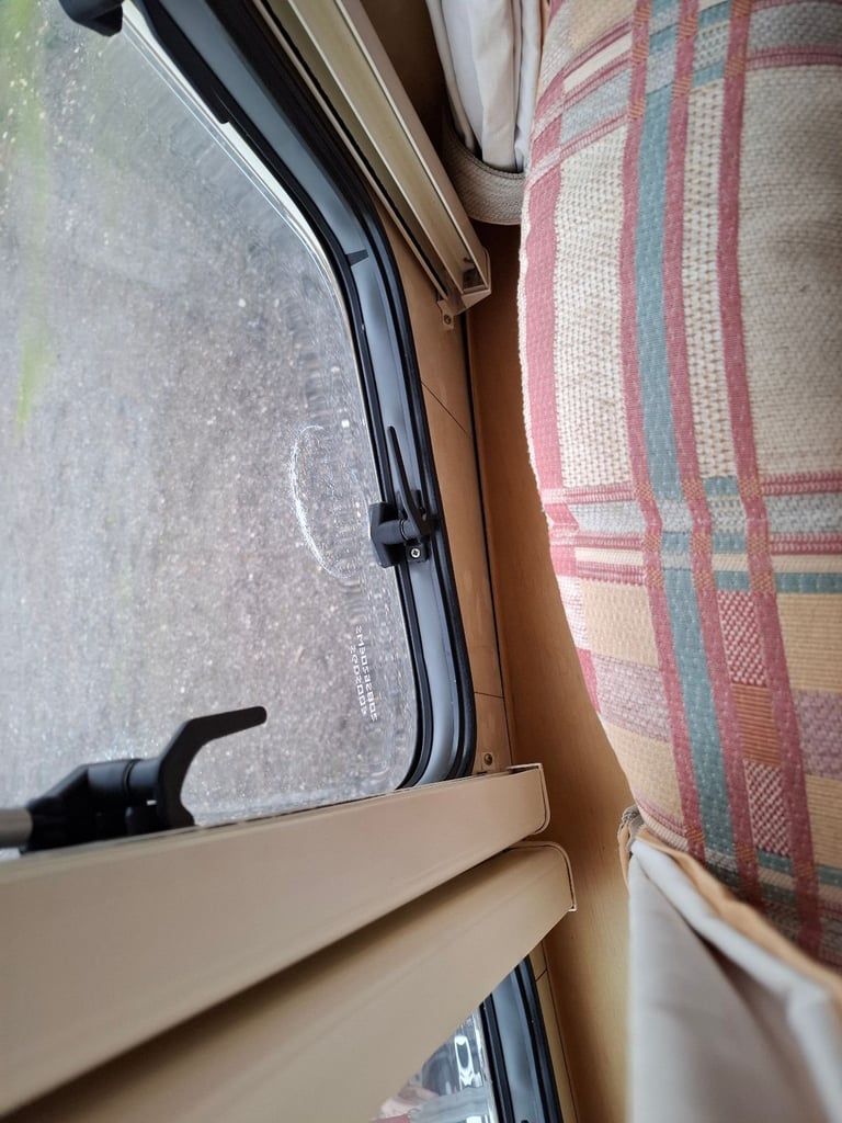 2003 Abbey Freestyle 520 SE 4 berth caravan with motor mover and solar panel